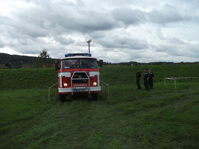 foto 006.jpg - Zrunost strojnk - Jarda paek bezpen couv do vyhrazenho prostoru